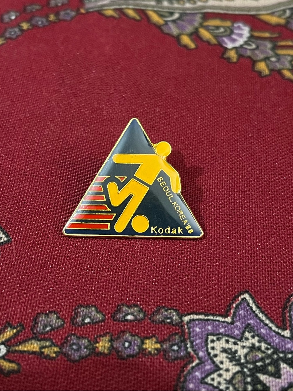 Kodak Vintage 1988 Seoul Olympics Sponsor Triangle Soccer Gold Tone Enamel Pin